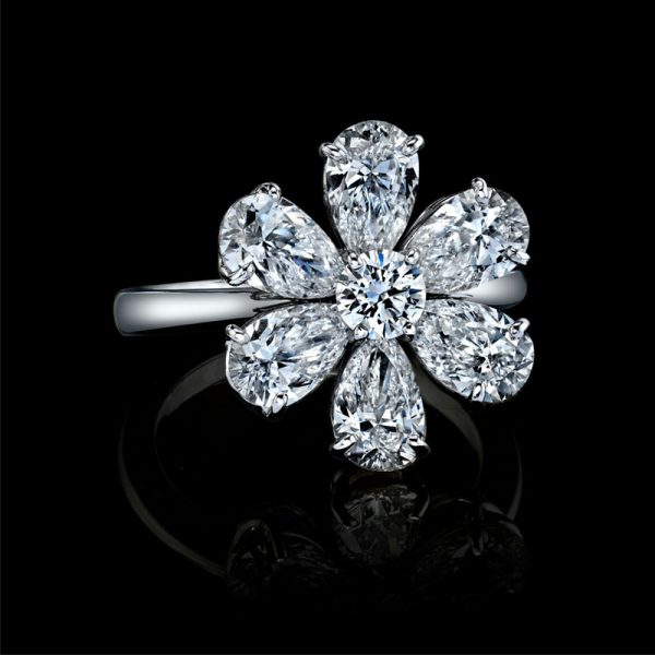 DIAMOND PEAR SHAPE AND ROUND FLOWER RING
