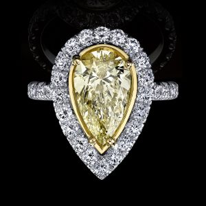 Yellow Diamond Pear Shape Ring 4.19 carats 2 Carat halo Plat/18K Natural GIA