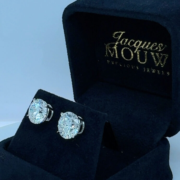 Diamond Stud Earrings 6.24 Carats Lab-Grown set in Platinum with IGI Certificate