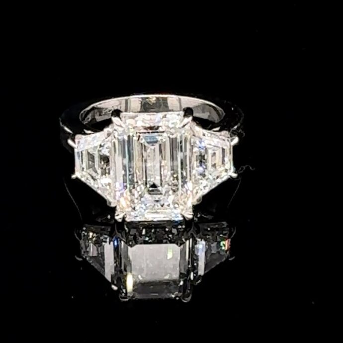 Emerald Cut Diamond 5.09 Carats E VVS2 Set with 2 Trapezoids 2.11 cts Lab Grown