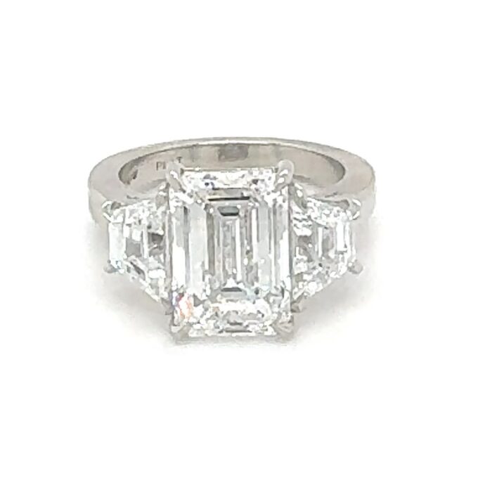 Emerald Cut Diamond 5.09 Carats E VVS2 Set with 2 Trapezoids 2.11 cts Lab Grown