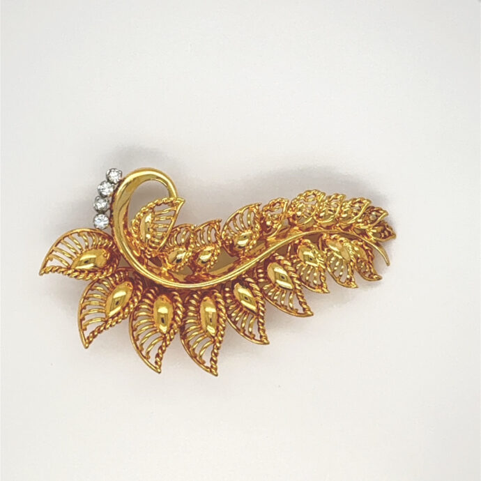 22K Gold Vintage Brooch with Diamond accent. 17.30 Grams.